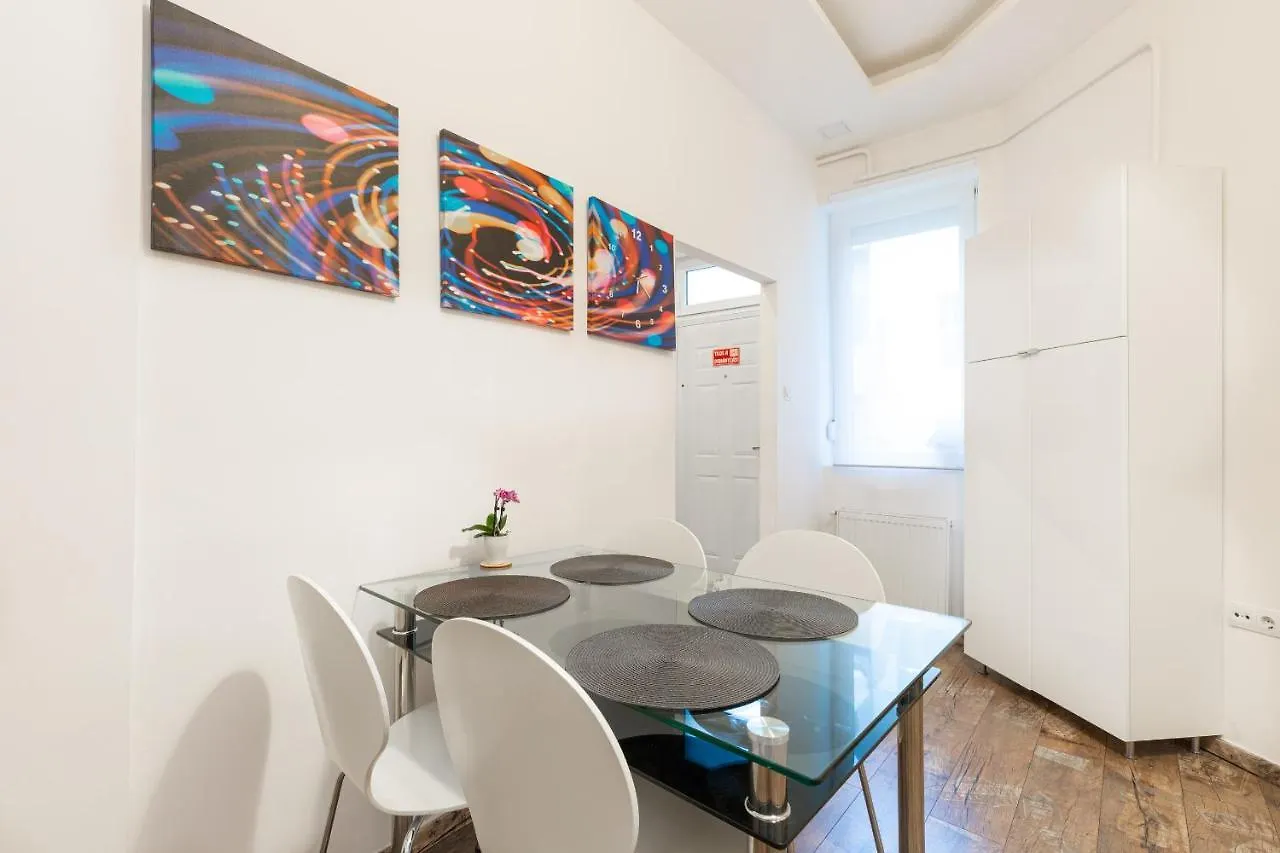 K13 Klauzal Apartment Budapest