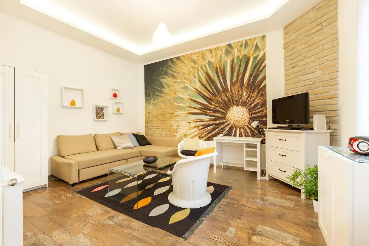 K13 Klauzal Apartment Budapest